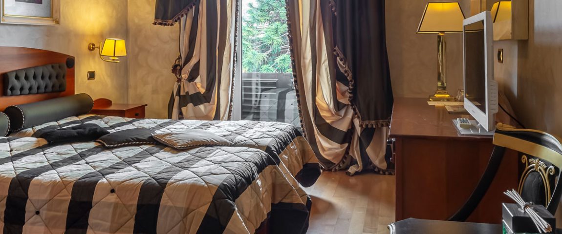 header-camere